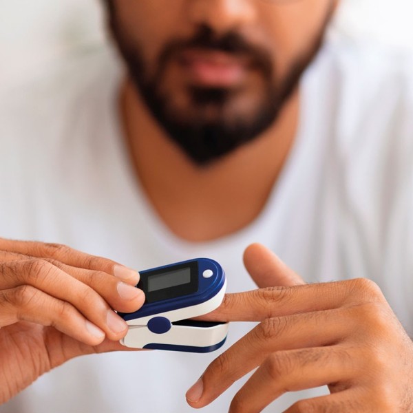 Oxímetro Pulsómetro FINGERTIP - Ref. 10226 Cifra 2