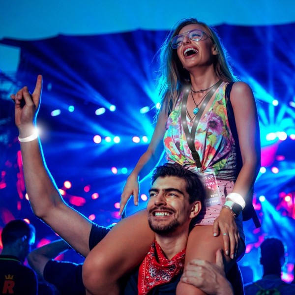 Brazalete VIP luminoso LED RGB FLASHING - Ref. 10601 Cifra