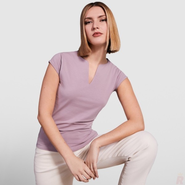 Camiseta Básica Entallada Abertura V Mujer BELICE