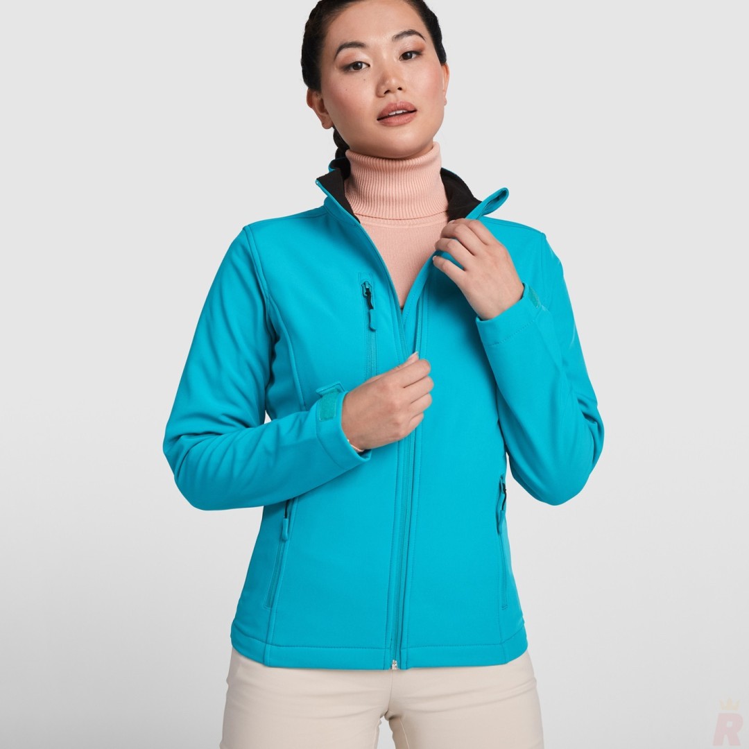 Chaqueta Entallada Softshell Forro Polar Mujer...