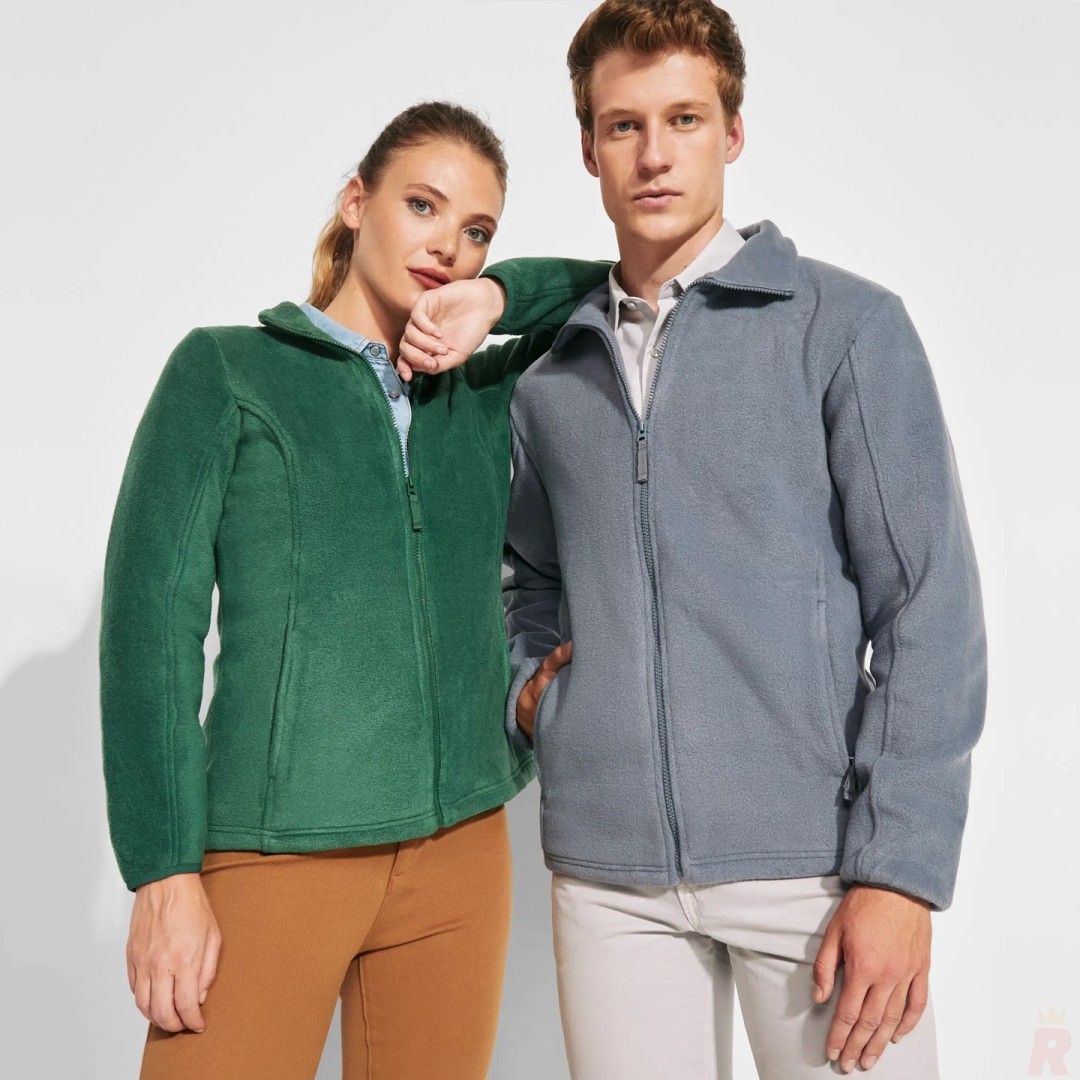 Chaqueta Forro Polar Entallada Cuello Alto...