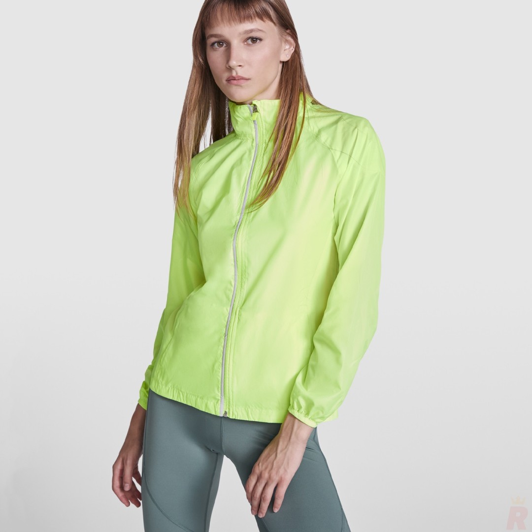 Cortavientos Técnico Entallado Ligero Forro...