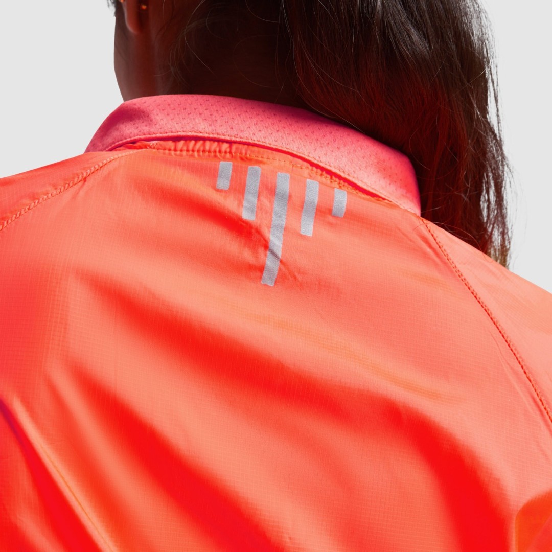 Cortavientos Técnico Entallado Ligero Forro...