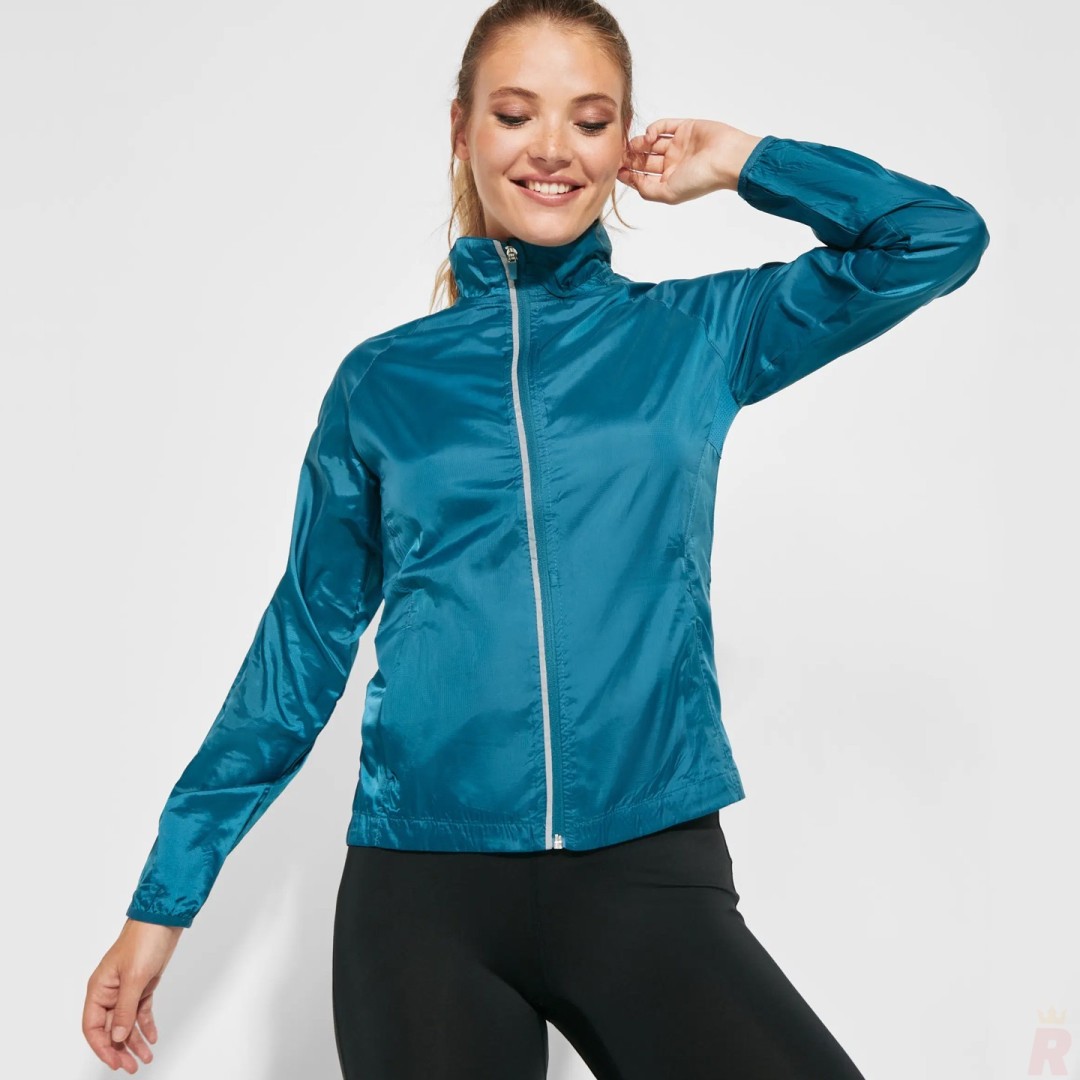 Cortavientos Técnico Entallado Ligero Forro...