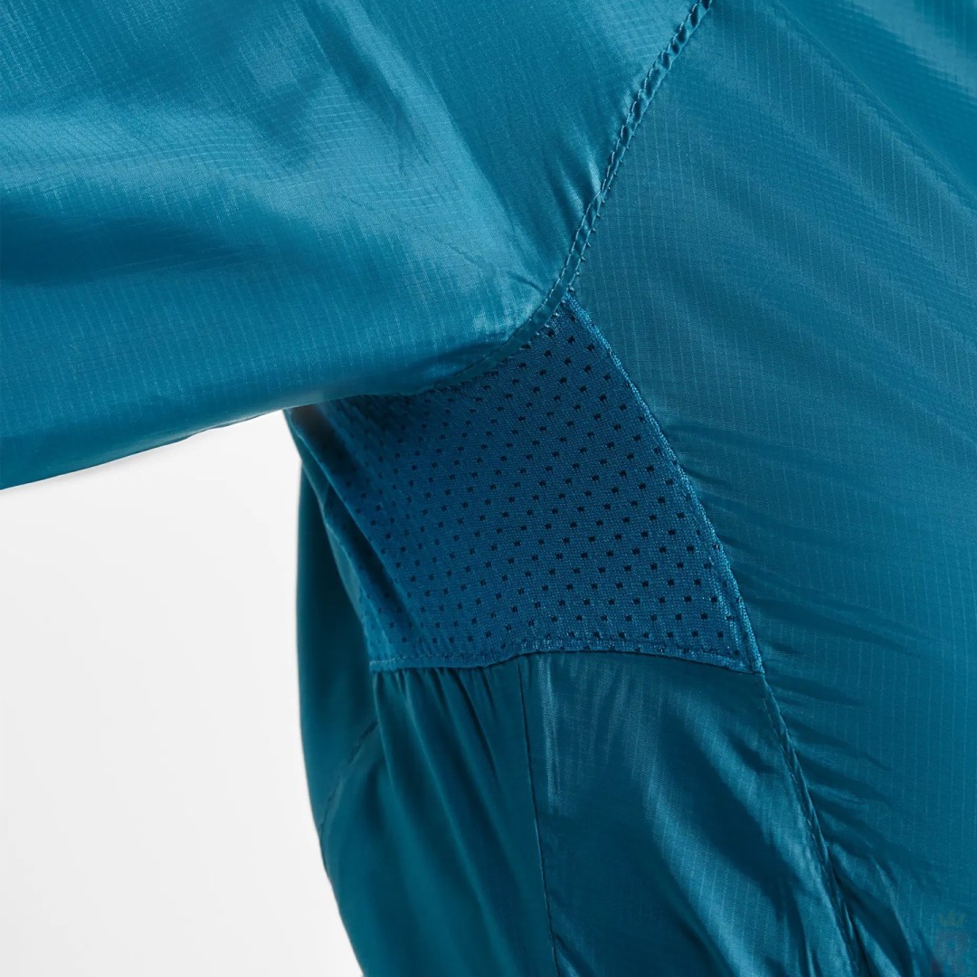 Cortavientos Técnico Entallado Ligero Forro...