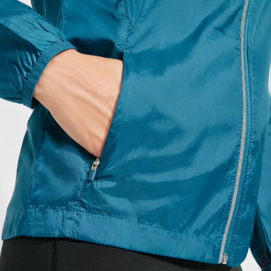 Cortavientos Técnico Entallado Ligero Forro...