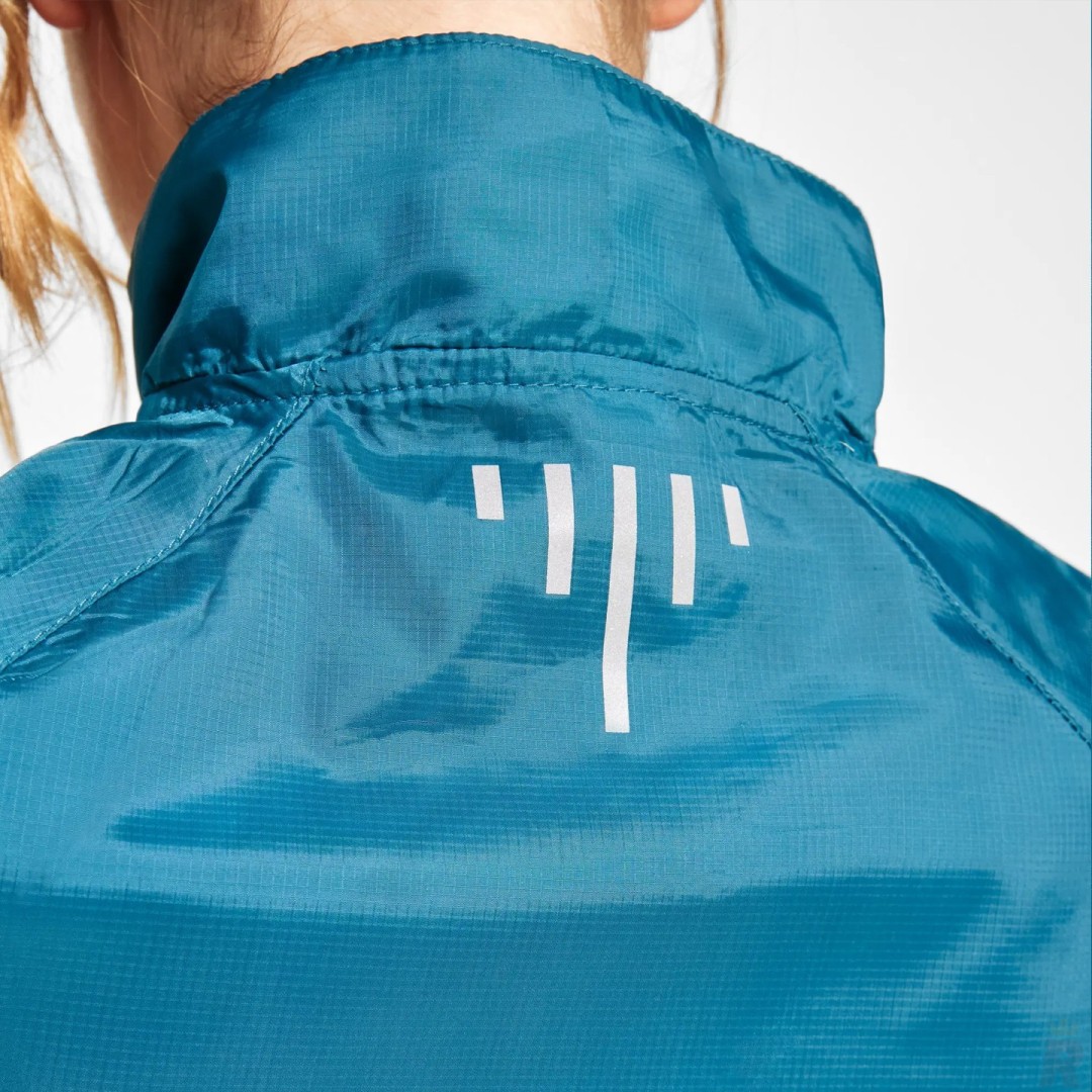 Cortavientos Técnico Entallado Ligero Forro...