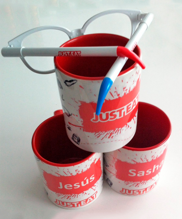 Taza y gafas JustEat